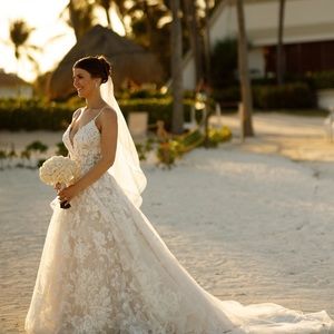 Wedding dress Essence of Australia